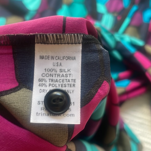 Trina Turk Silk Mini Dress Sz 8 Honeycomb Print Bishop Sleeve Bold - Picture 8 of 9